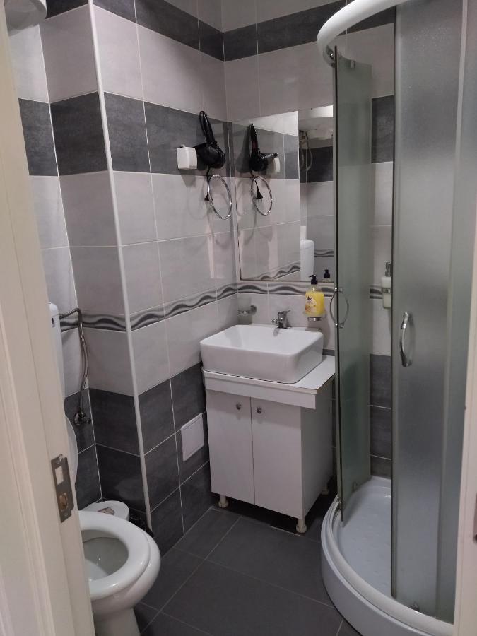Atina Lux Hostel Leskovac  Luaran gambar