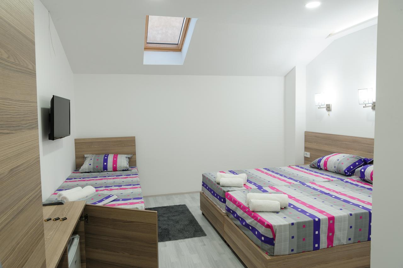 Atina Lux Hostel Leskovac  Luaran gambar