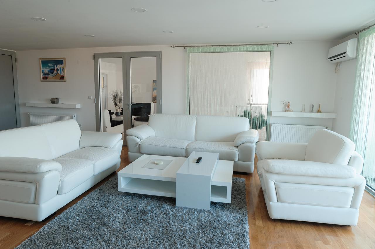 Atina Lux Hostel Leskovac  Luaran gambar