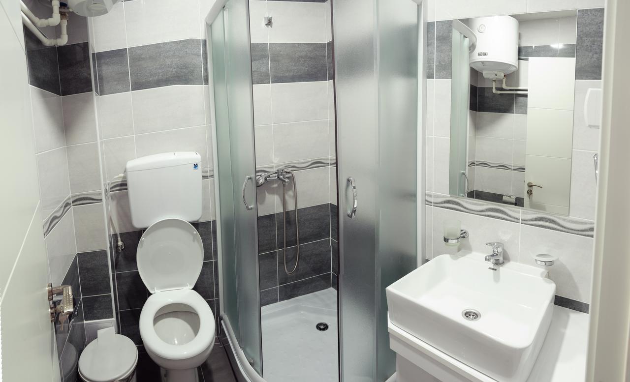 Atina Lux Hostel Leskovac  Luaran gambar