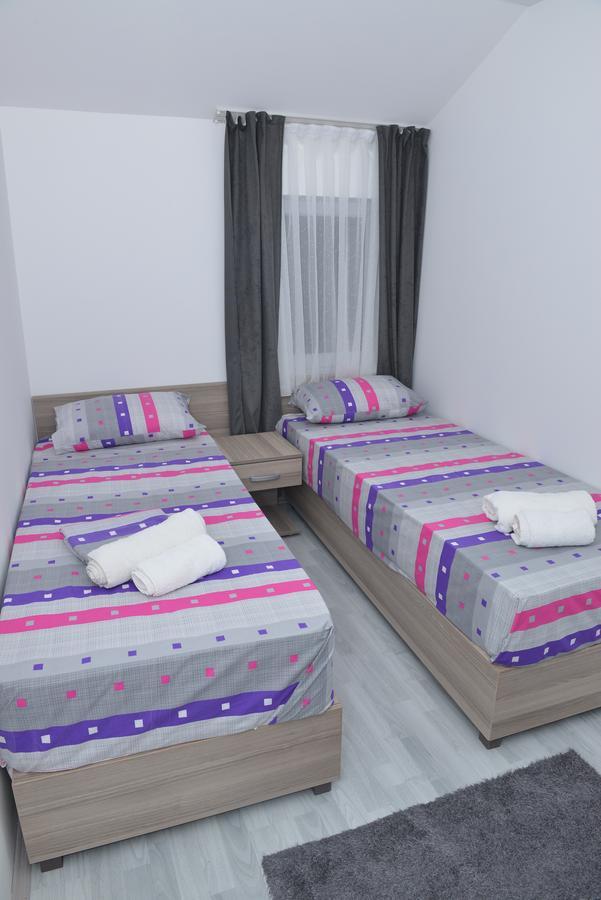 Atina Lux Hostel Leskovac  Luaran gambar