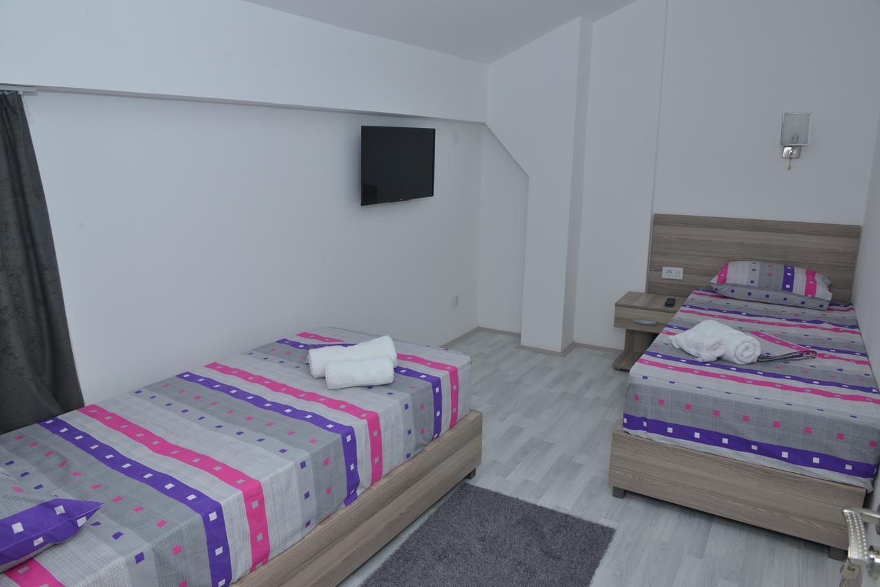 Atina Lux Hostel Leskovac  Luaran gambar