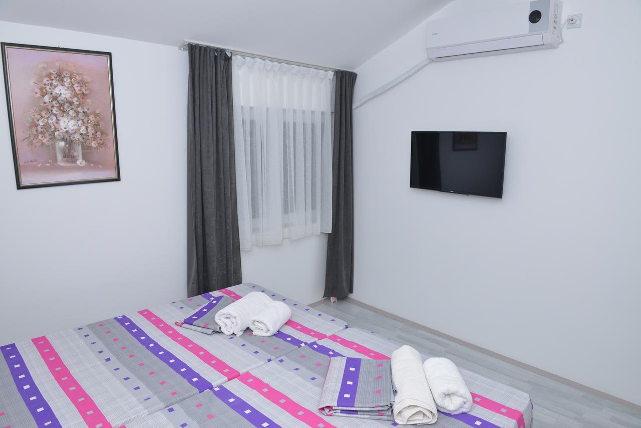 Atina Lux Hostel Leskovac  Luaran gambar